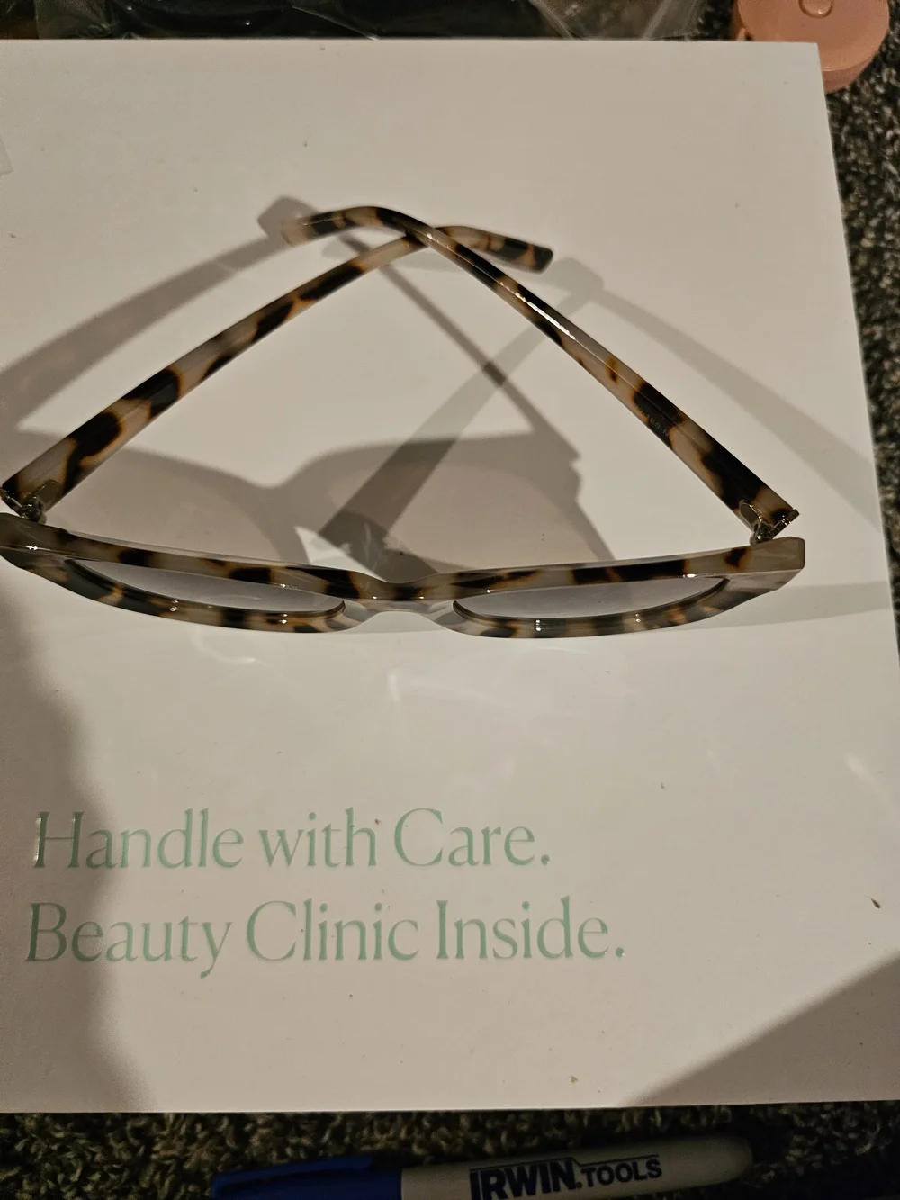 Tortoiseshell Cat-Eye Sunglasses - Brown Lens